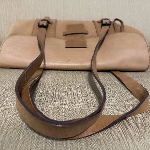 Gucci Shoulder Bag - Picture 5 of 16